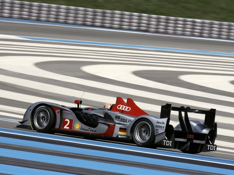  Audi R15 TDI Plus 2010 года  (фото 30 из 40)